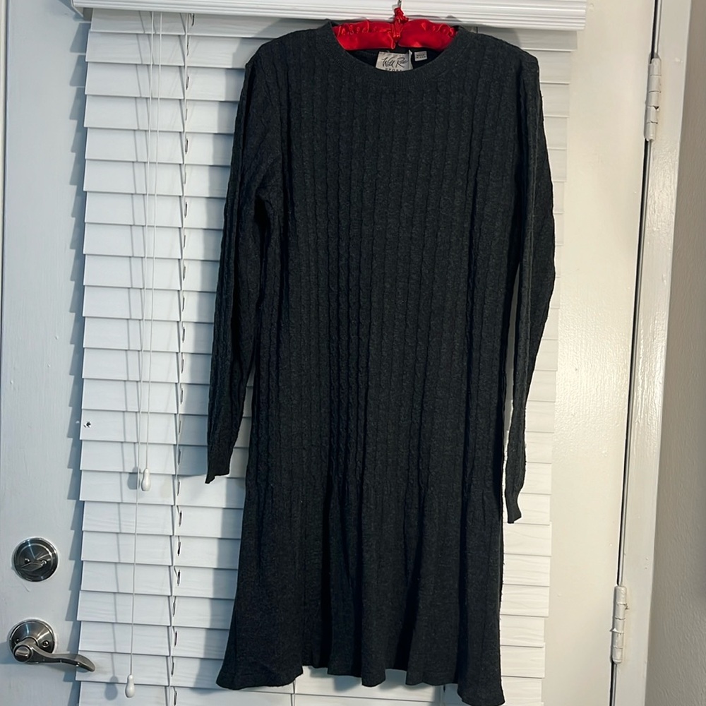 Wild Rose Sport. Gray Knit Three Quarter Length Dress size Medium